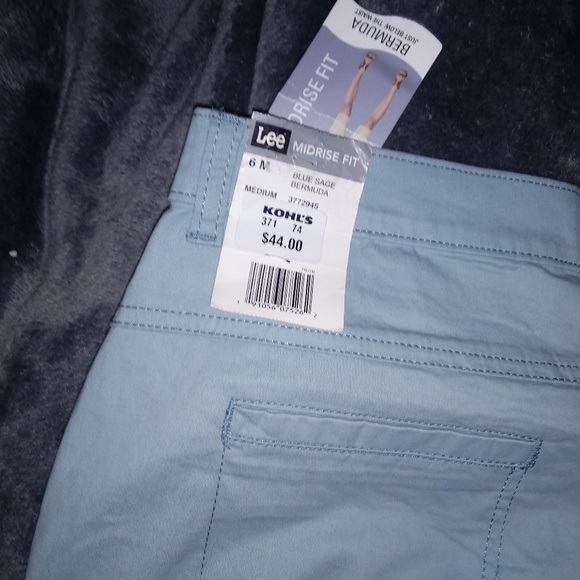 Lee's Mid-Rise Bermuda shorts - Picture 4 of 4